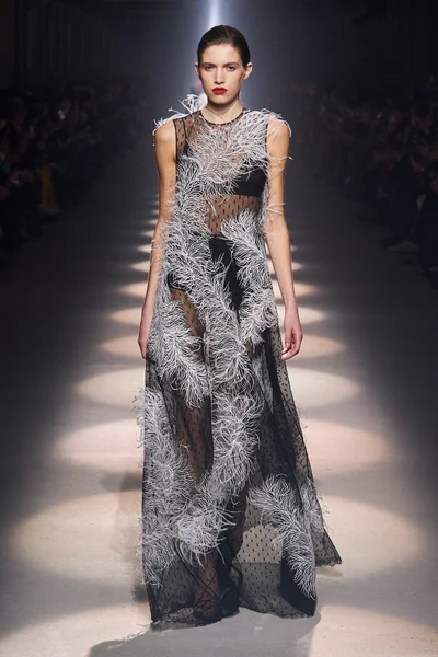 Look 38